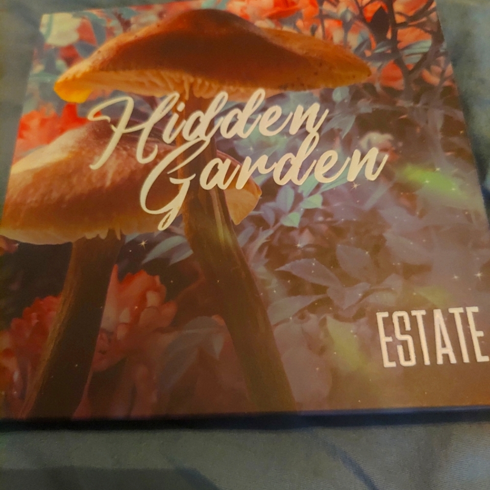 Estate make up eyeshadow palette